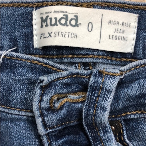 Mudd Distressed Skinny Jeans - Picture 2 of 2